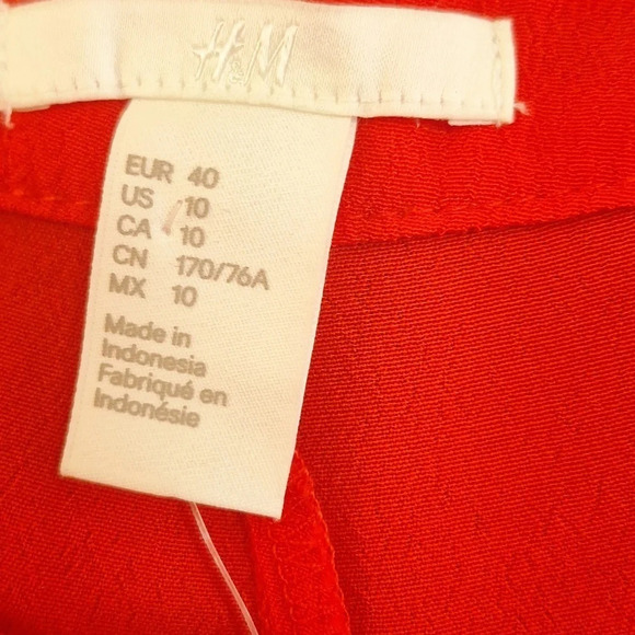 H & M ruffled front side  zip crepe shorts SZ 10 - Picture 6 of 6